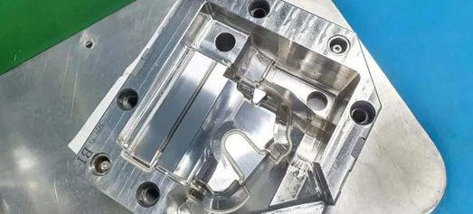 液態(tài)硅膠注塑過(guò)程中粘模怎么處理？分型面粘飛邊怎么處理？