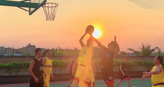 3個(gè)多月的鏖戰(zhàn)，只為這一刻的鋒芒畢露！貝洛籃球決賽精彩集錦